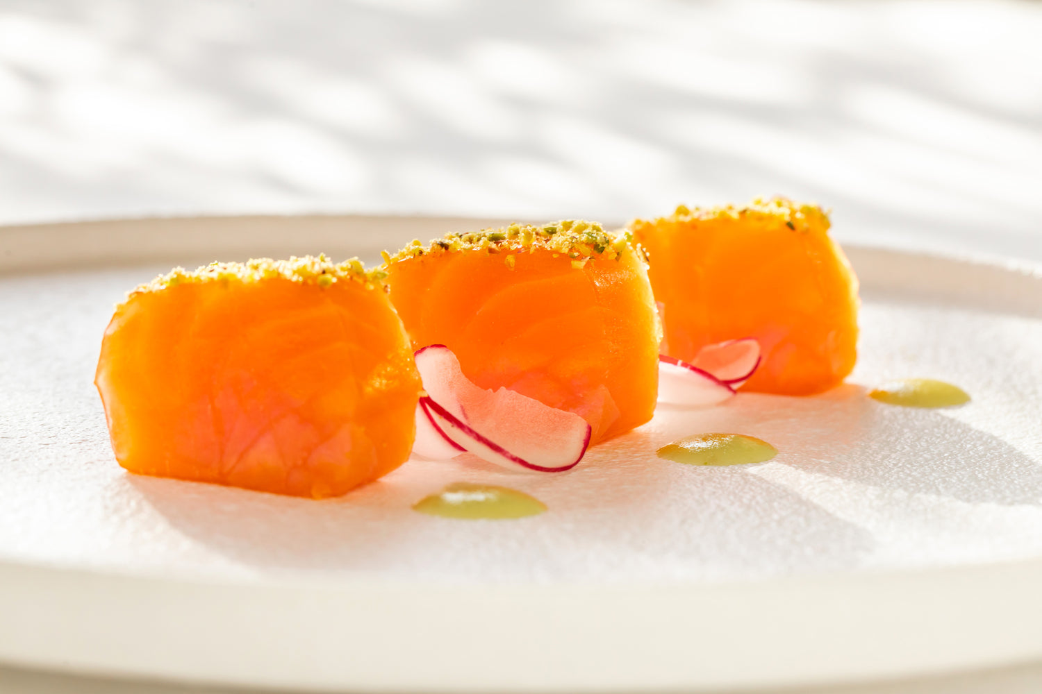 salmone affumicato coda nera impiattato